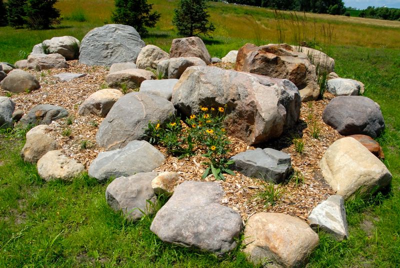 granite_boulder_north.jpg