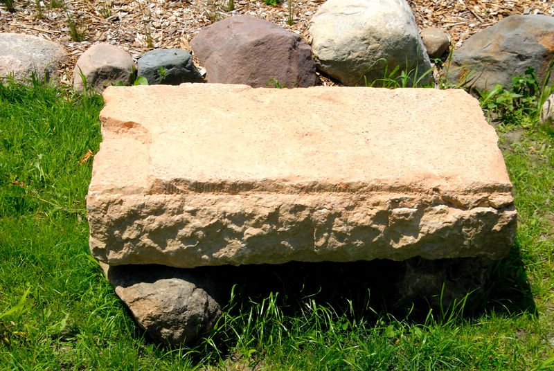 stone_bench.jpg